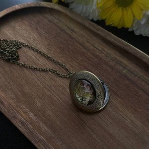 Vintage Bronze Tone Locket Picture Pendant Necklace Fairytale